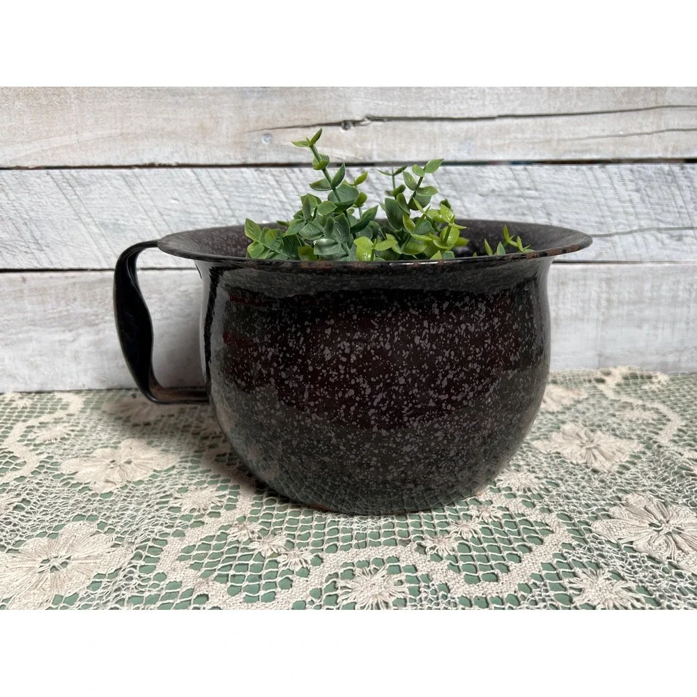 Vintage Black Speckled Enamel Chamber Pot **Farmhouse Rustic decor